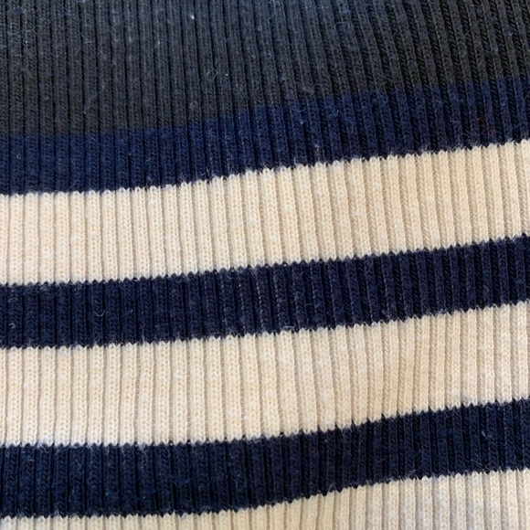 J Crew Woman’s Color Block Long Sleeved Shirt. Size Medium. Gently Used. - Picture 6 of 9